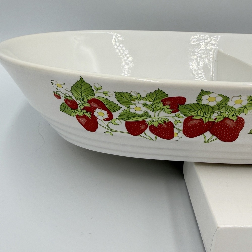 VTG Action Strawberry Divided Baking Dish Japan Cottagecore Retro Kitchen - Picture 4 of 15